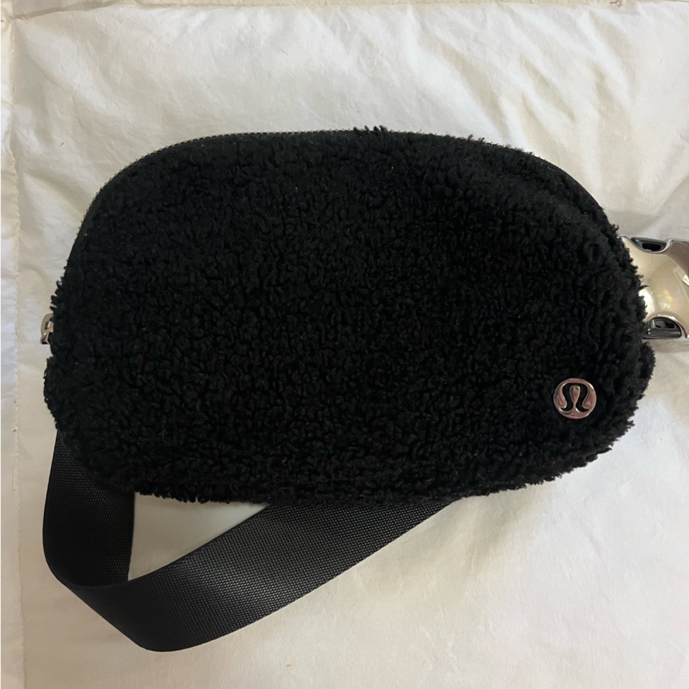 Lululemon fleece everywhere belt bag